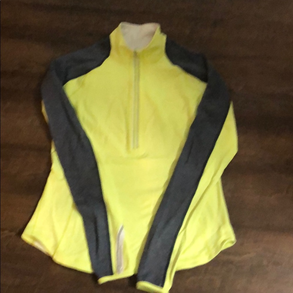 Lululemon half zip with reflective detail
